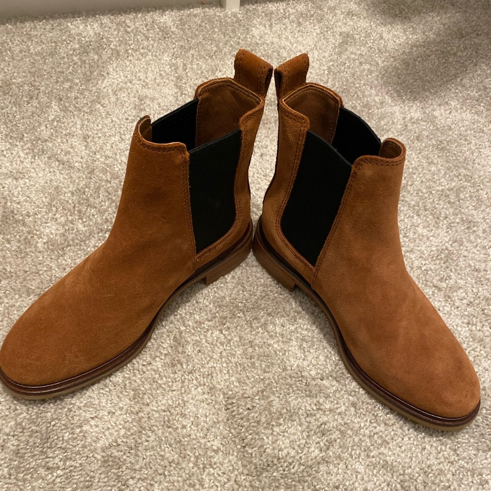 Brand new Clark’s ankle boots size 6 camel color